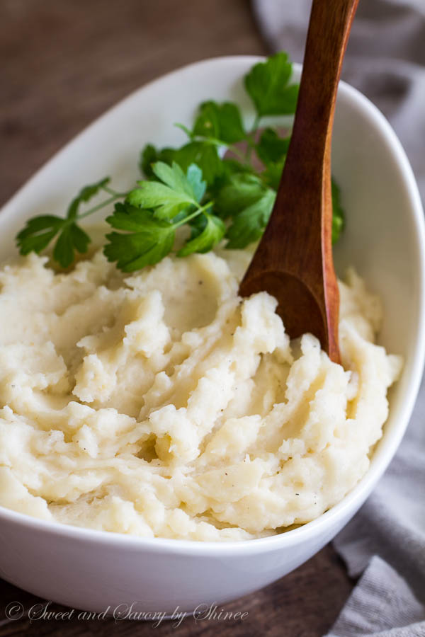 Make-Ahead-Roasted-Garlic-Mashed-Potato-3
