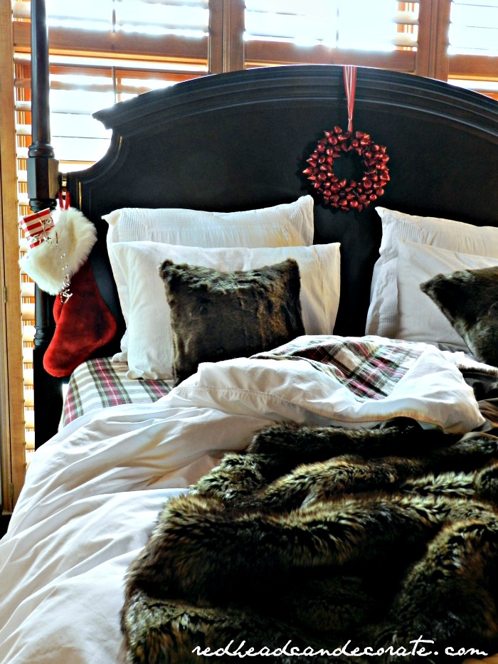 Christmas Cozy Bed