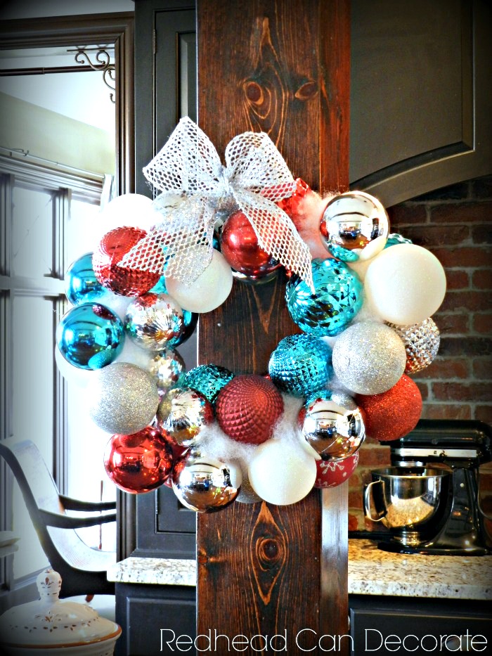 Easy-Hanger-Christmas-Wreath