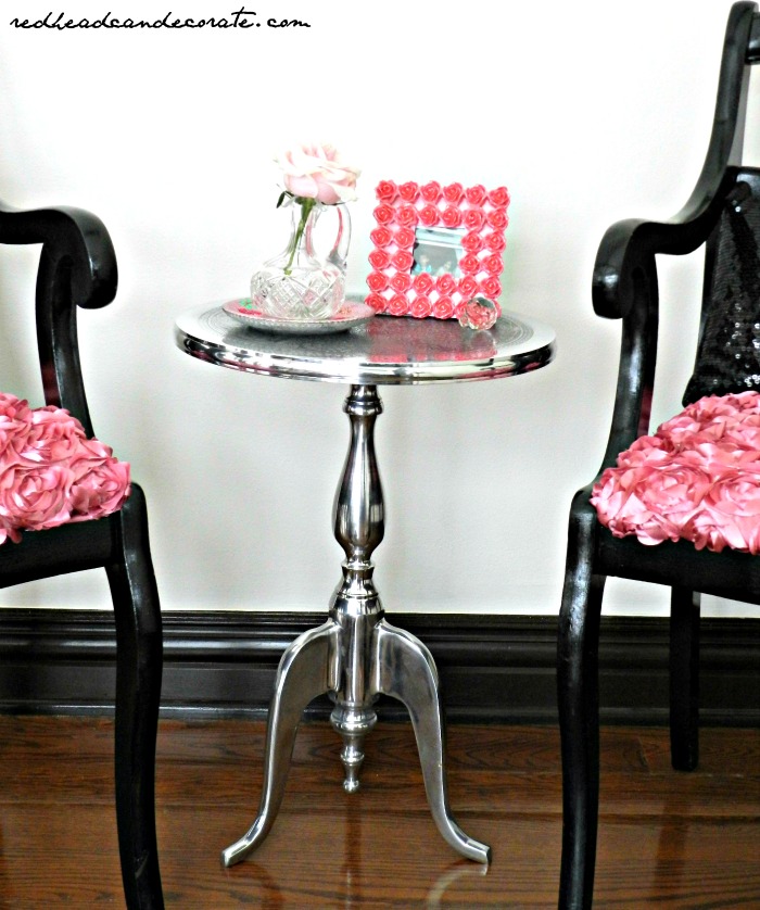What a pretty accent table!