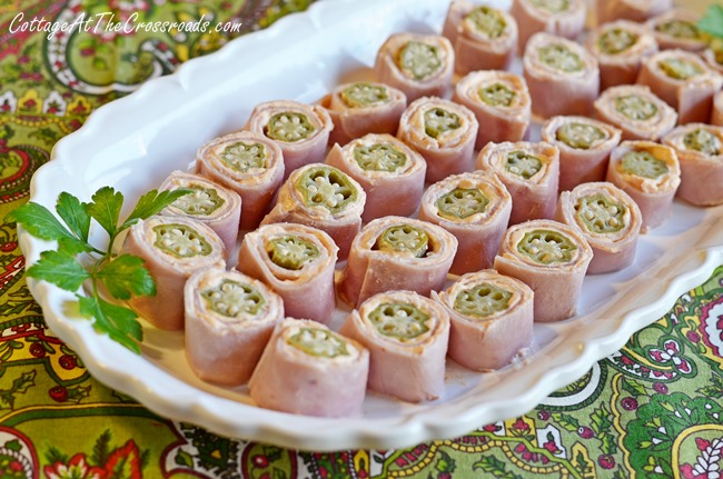 10 fabulous appetizer the entire family will devour! Perfect for the holidays, especially New Year's Eve!