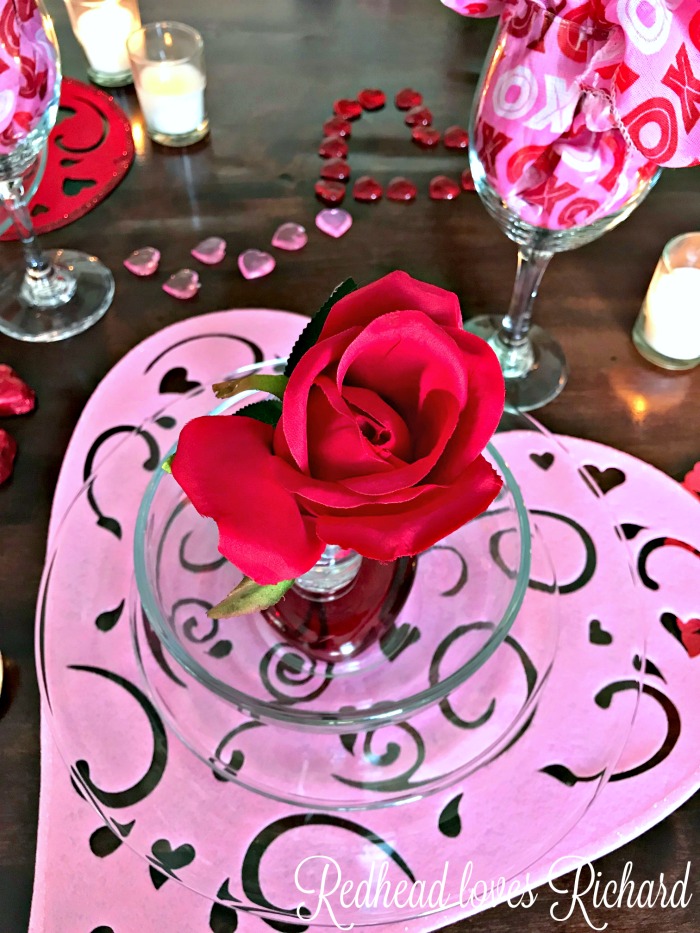 This blogger decorated for Valentine's Day using all dollar store supplies and it's absolutely stunning! See the Valentine's Day Romantic Table for Two here!
