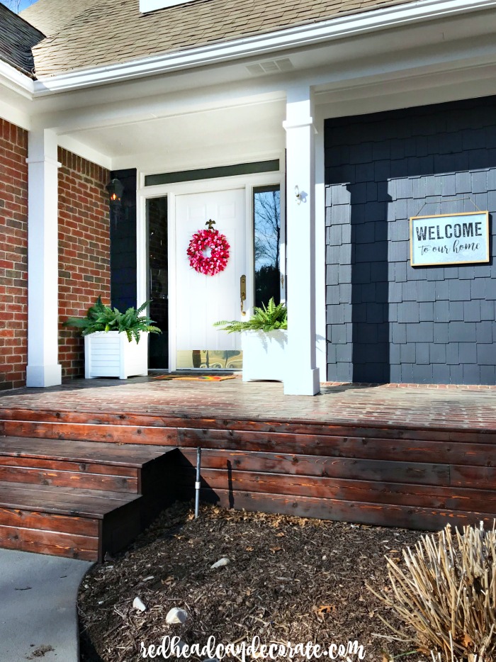 This DIY Farmhouse Criss Cross Gate took this home's curb appeal to the next level! Husband and wife duo have transformed their entire home.