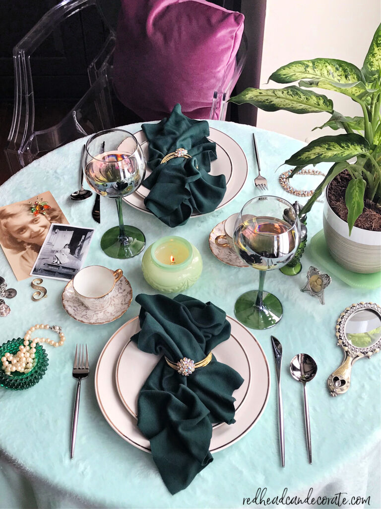 These simple, yet very beautiful ideas on How to Create a No-Cost Mother's Day Table will make your mom so happy!