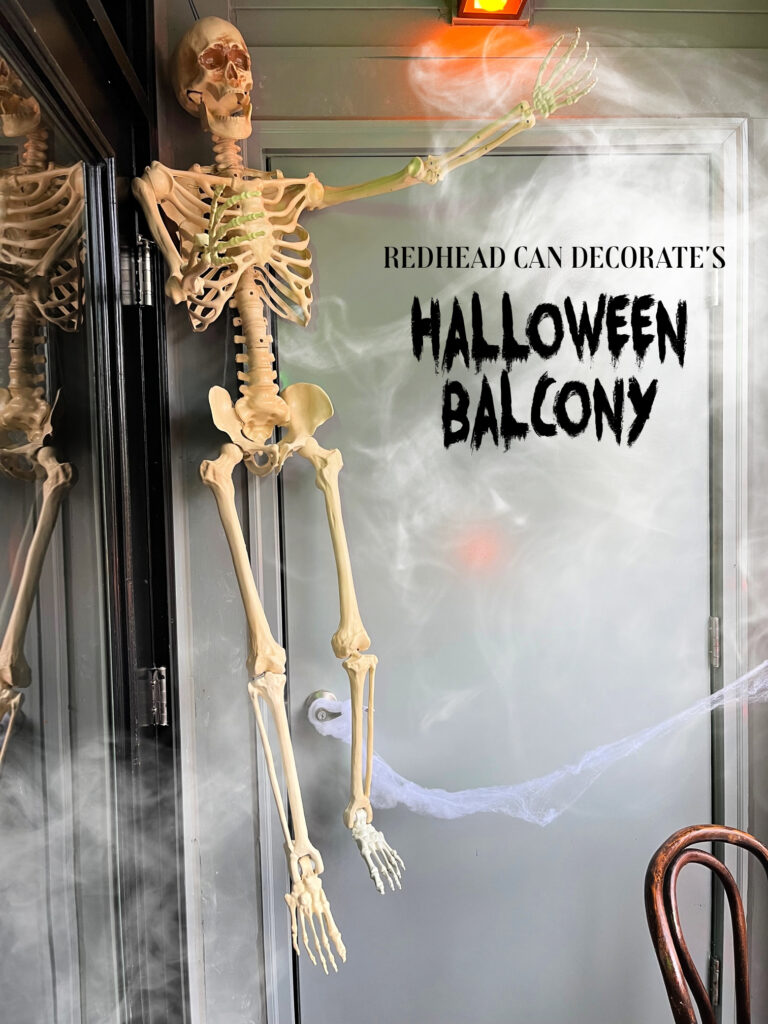 How to Decorate a Halloween Apartment Balcony & DoorHow to Decorate a Halloween Apartment Balcony & Door