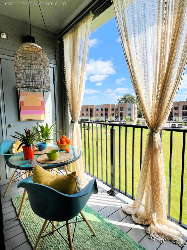 How to Create a Colorful Casual Summer Apartment Balcony