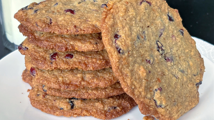 The Best Crispy and Chewy Oatmeal Cranberry Cookie Recipe