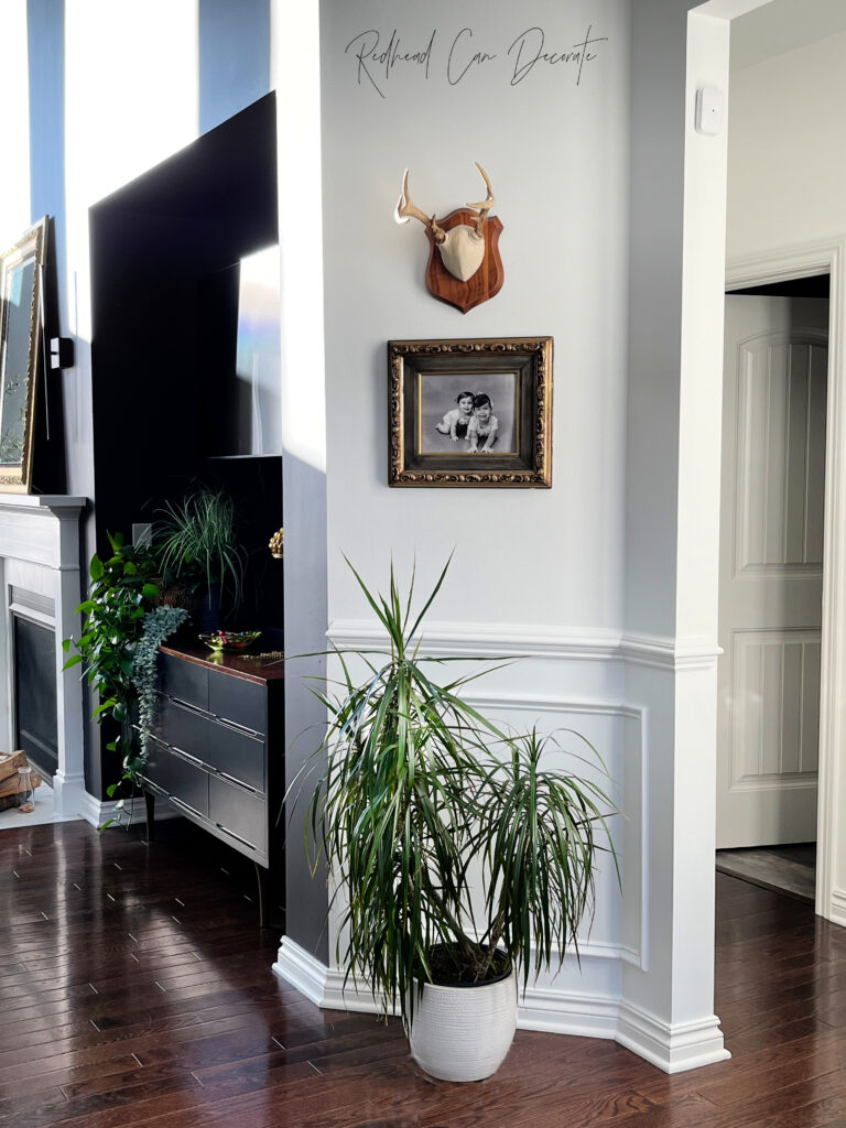 Using something you probably have in your bathroom drawer in many colors..."How to Paint a Thrift Store Frame with Eyeshadow"...