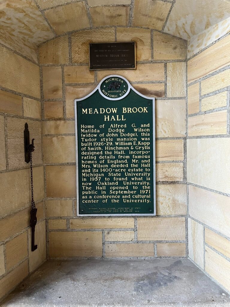 Christmas Mansion Tour Mystery: The Missing Diamond Earring